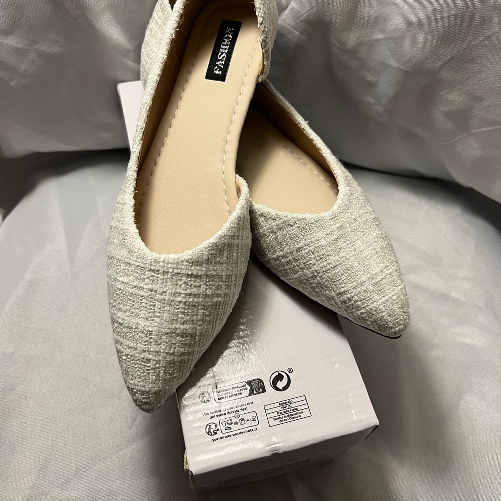 Women's Cream Flats